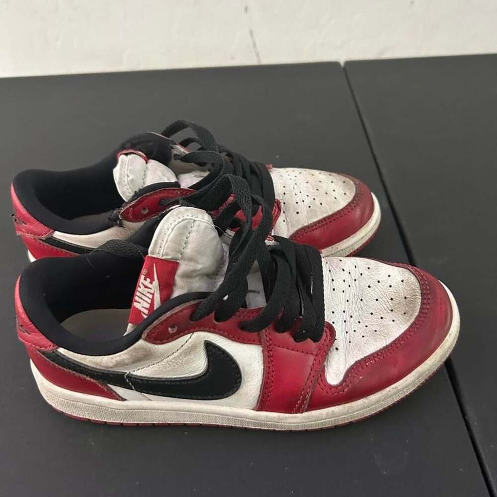 Jordan Air Jordan 1 Retro Low OG Size 2Y Chicago